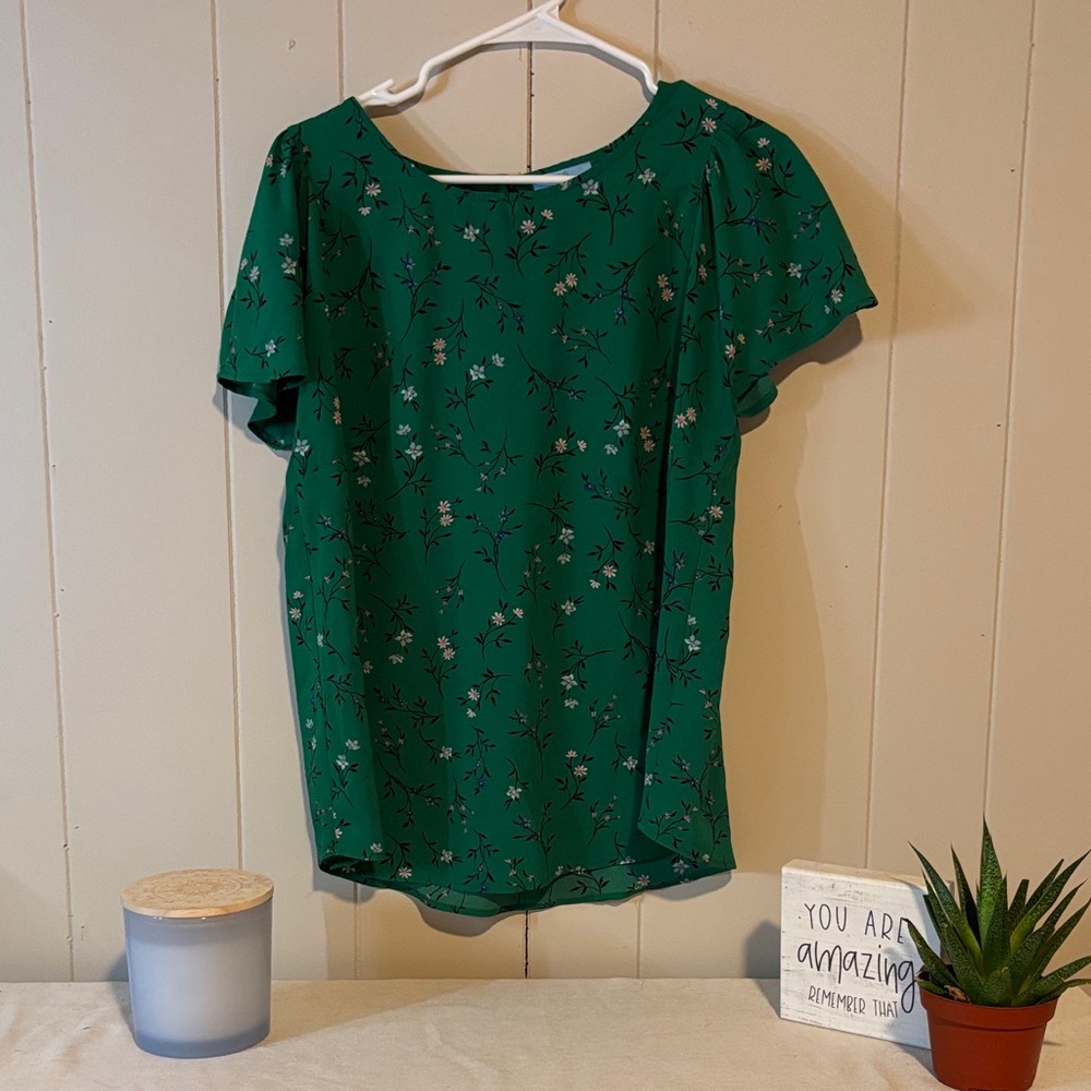 CeCe Emerald Green Floral Flutter Sleeve Blouse